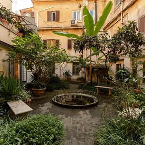 The Secret Loft Garden , Roma Italia